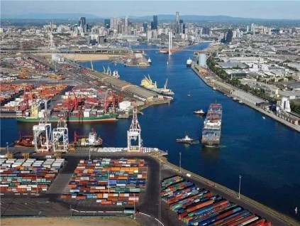 海关总署公布前8月外贸数据 两岸贸易顺差破千亿美元