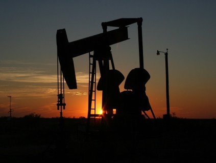 俄罗斯12月恐将大幅减产石油 专家：预期油价飚升