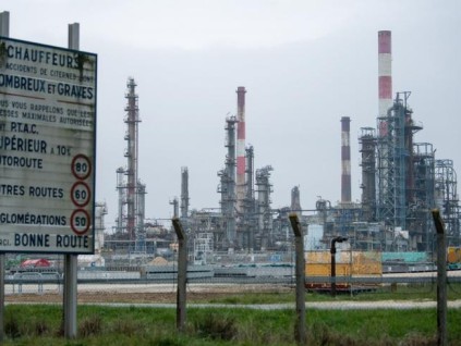 欧盟27国对俄石油设置每桶60美元价格上限达成一致