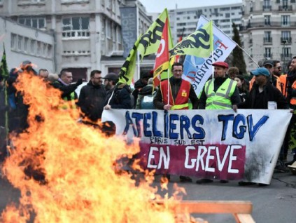 反对养老金改革 法国工会二次举行全国罢工