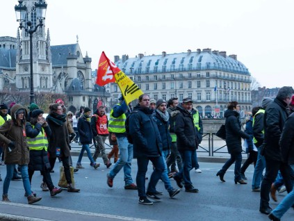 工商社论：欧洲罢工成新常态 政经风暴山雨欲来