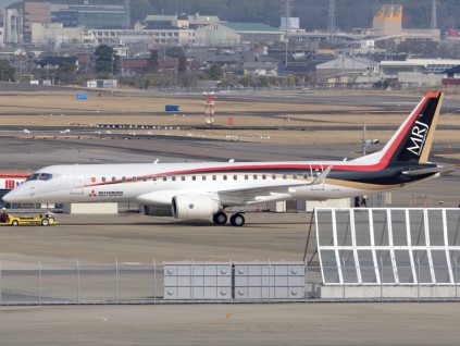 日本首架国产喷射客机中止开发 270架订单待赔偿