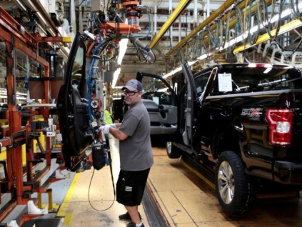 报道：福特汽车和宁德时代拟在密歇根州设电池厂
