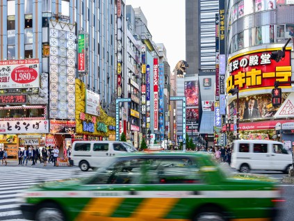 开放边境游客大量回流 日本经济第四季度转正