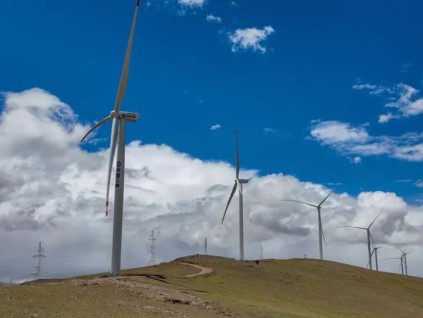 取之不尽的西藏能源 世界最高海拔5千米风电场发电破亿度