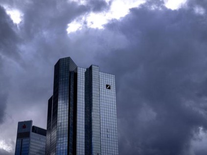 德意志银行股价重挫 违约成本激增 引发危机疑惧