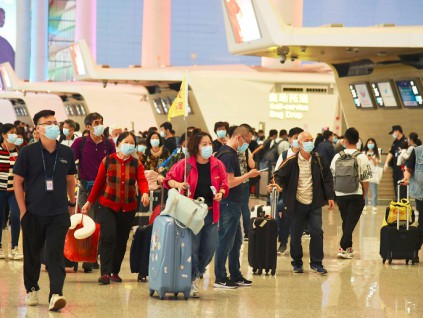 五一长假首日 中国铁路发送旅客人数料创历史单日新高