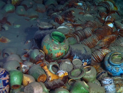 世界级考古发现：南海测定两处古代沉船遗址 文物超10万件