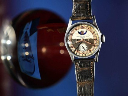 中国清朝末代皇帝溥仪手表以4000万港元拍出