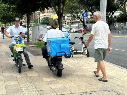 广州拟限行电动自行车 市民反应不一 但须加强管制