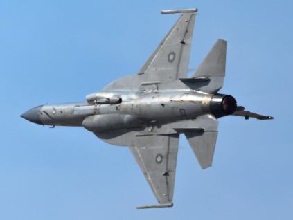 采购12架枭龙取代F16 伊拉克汰换战机意外出现转折