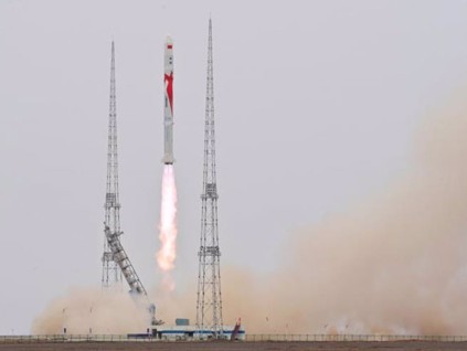 朱雀二号发射升空 全球首枚成功入轨液氧甲烷火箭