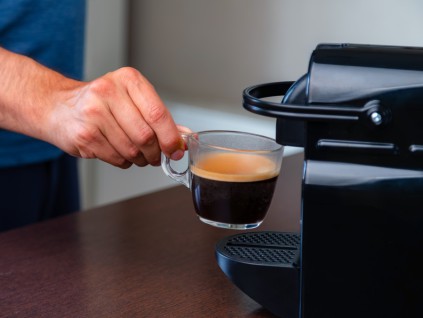 意大利学界研究发现：饮用浓缩咖啡 可助预防阿兹海默症