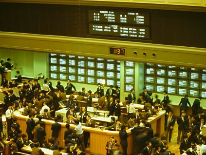 8月28日起减半征收证券交易印花税 根据市场情况阶段性收紧IPO节奏