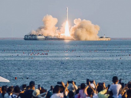 追上全球航天工业前列 中国民营企业首次进行海上发射卫星成功