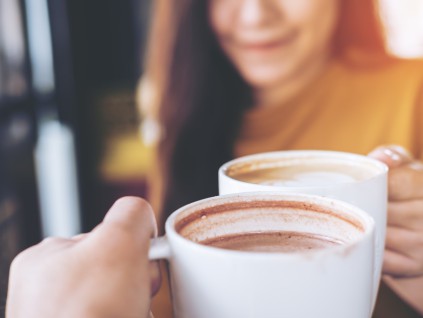 英国专家建议：避免空腹喝咖啡 早上五步骤更提神醒脑