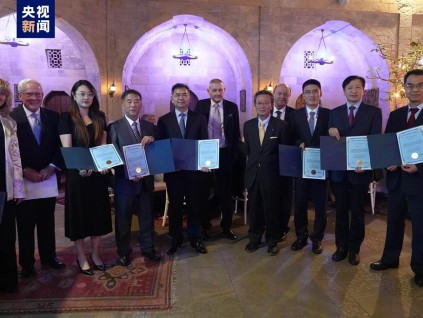 中国首次无人登月采样 嫦娥五号团队获IAA最高团队荣誉