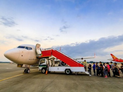 中国民航第三季度复苏强劲 中国国际航空雨过天晴