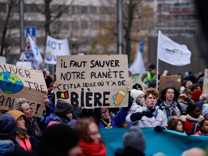 比利时2万人诉求对抗 全球暖化：我们没有B星球