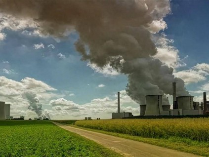 化石燃料排放料达新高 全球或七年内升温逾1.5摄氏度