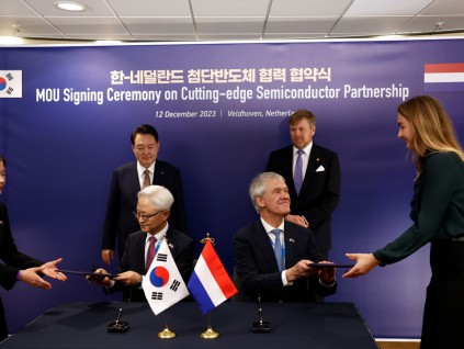 韩荷芯片联盟 三星ASML签7亿欧元协议建研究机构