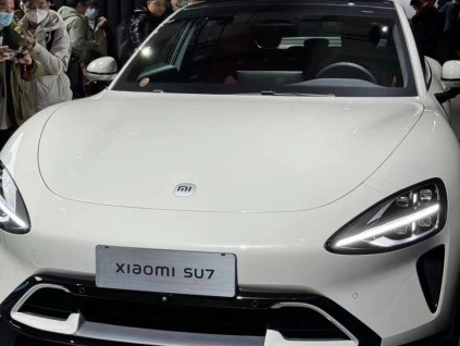 小米发布首款电动车SU7 目标跻身全球顶级汽车制造商