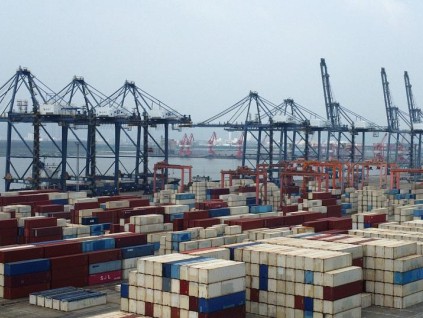 去年中国出口东盟达5240亿美元 超越美欧成最大贸易伙伴
