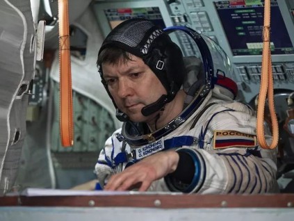 太空飞行超过两年半 俄罗斯宇航员刷新世界纪录