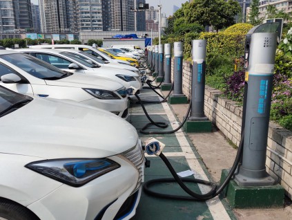 引领汽车新世代 中国新能源车销量全球占比数据公布