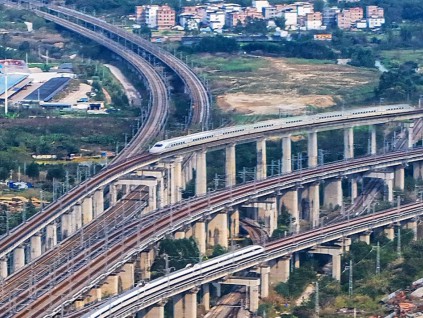 中国2035年将建成现代化铁路强国 高铁达7万公里