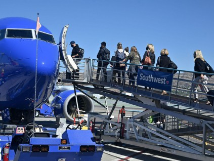 美国政府祭出新规定 强制航空公司因延误等须补偿乘客