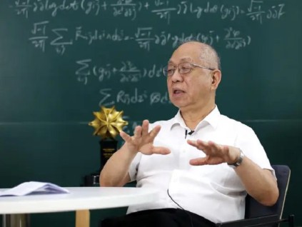 数学家丘成桐：中国数学水平尚不及美国1940年代