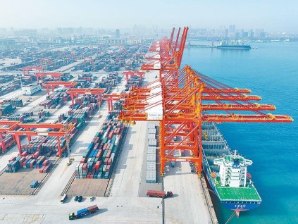 中国4月贸易总额由负转正 前4个月两岸贸易年增5.3%