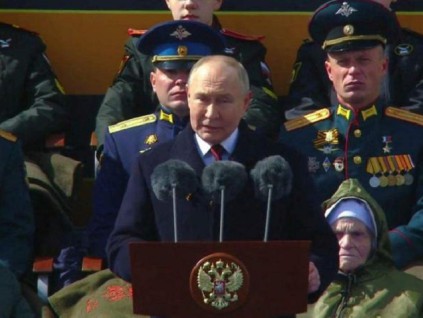 莫斯科红场庆祝二战胜利 普京警告全球面临冲突风险