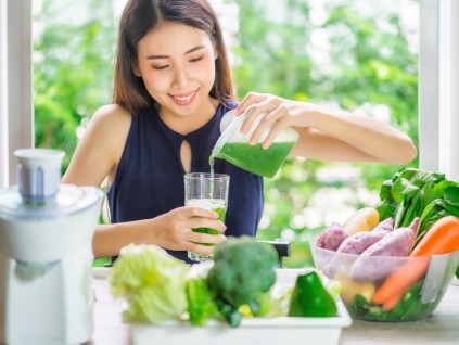 美国营养师推荐健康饮品 七种「超级食材」让蔬果昔大升级