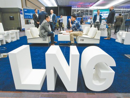中国拟进口加拿大LNG 中加两国能源合作潜质大