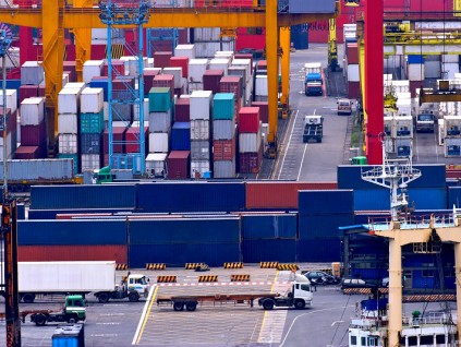 去年中国跨境电商年进出口规模达2.71万亿元