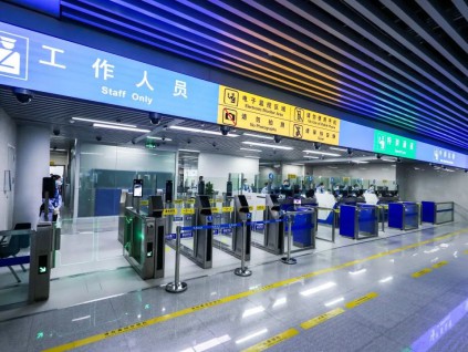 中国电子护照持有者将可使用香港自助出入境检查服务