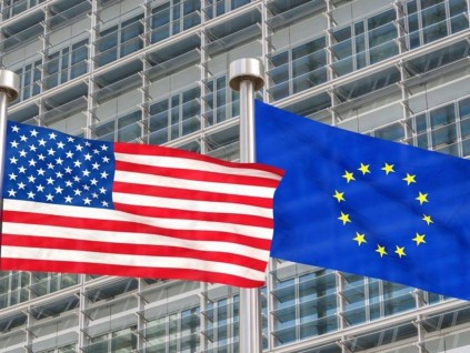 美国公布第四波关税名单 税率达30% 欧盟或将反制