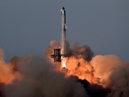 SpaceX星舰第10次试飞 成功释放模拟星链卫星 助推器落墨西哥湾