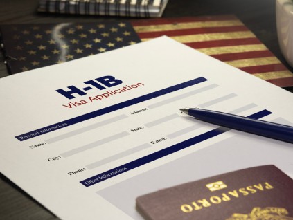科技业崩溃！美H-1B签证费飙到10万美元 多为印籍人才
