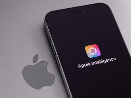 苹果用户AI期待破灭？外媒揭Siri改版大瓶颈 惨痛内情曝光
