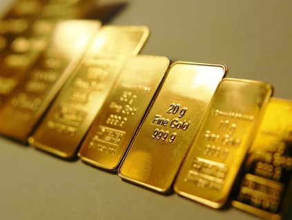 金价重挫逾6%创12年单日最大跌幅 专家分析三原因