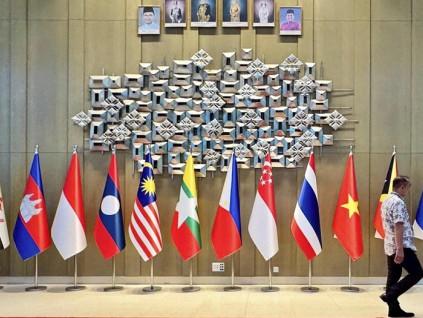 亚细安峰会期间 美国与马柬签署双边对等贸易协议 亚细安峰会期间 美国与马柬签署双边对等贸易协议