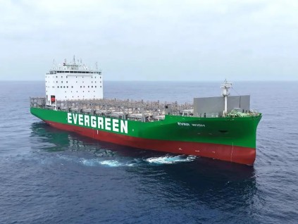 中国船舶工业向绿而行 上半年已承接全球近七成订单 中国船舶工业向绿而行 上半年已承接全球近七成订单