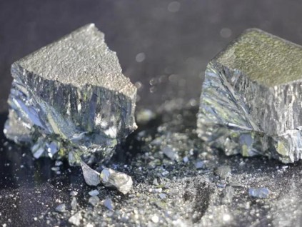 除了稀土掌控全球供应链 还在三大关键产业拥有绝对优势