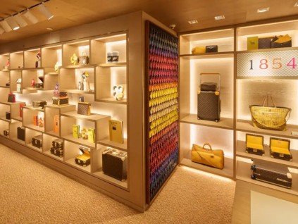 中国奢侈品需求现回暖迹象 LV迪奥等据报将开新店