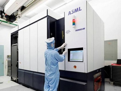 荷兰光刻机巨头阿斯麦韩国华城园区落成