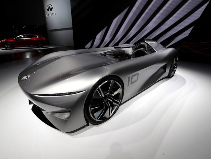 电动车市场转冷 国际车企转向增加燃油车产量