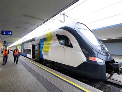 奥地利西部铁路启用中国制列车 从维也纳至萨尔茨堡